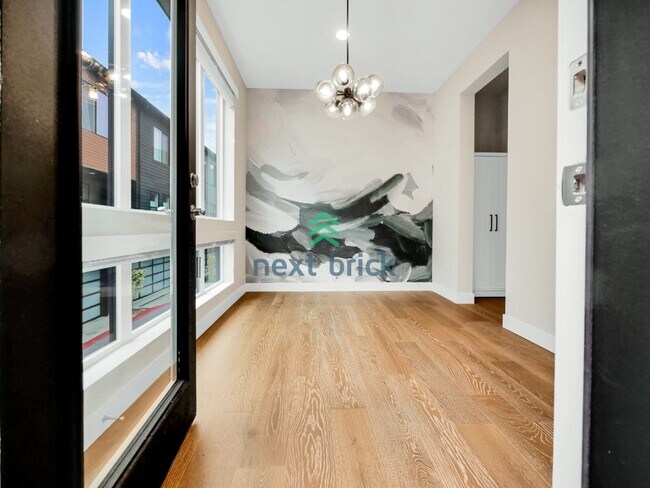 Building Photo - Welcome to this beautiful 4-bedroom, 3.5-bathroom for Rent!