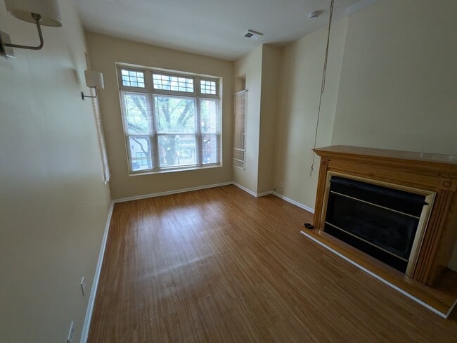 Building Photo - 1106 W Taylor St