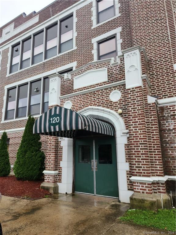 120 Elizabeth St Unit 206, Norwich, CT 06360 Room for Rent in Norwich