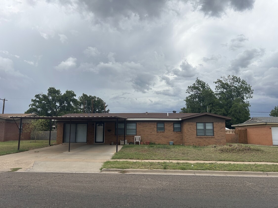 Primary Photo - 1102 NW 13th St
