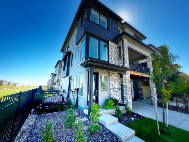 Building Photo - 15755 W Girard Ave