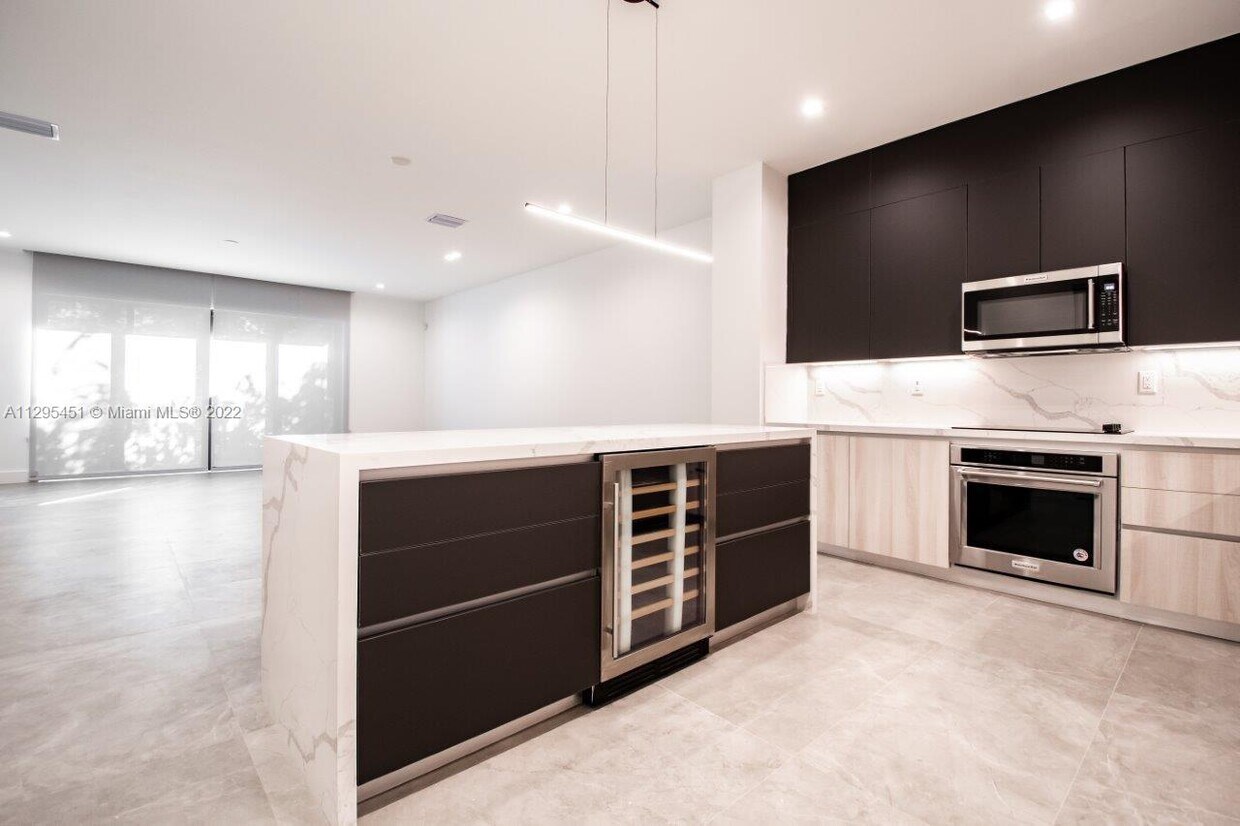 Foto principal - 6856 SW 80th St