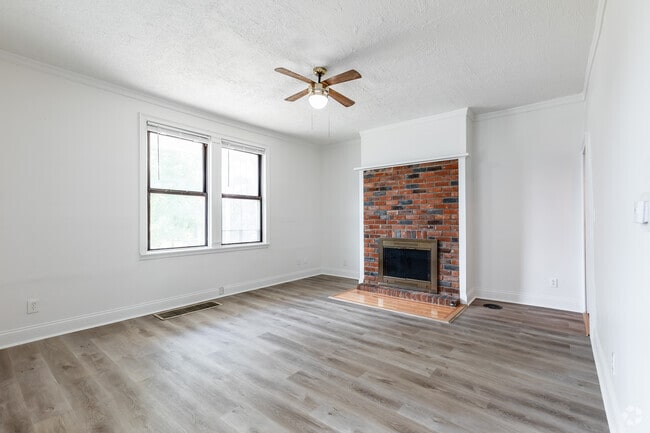 Building Photo - 4806 Oak St