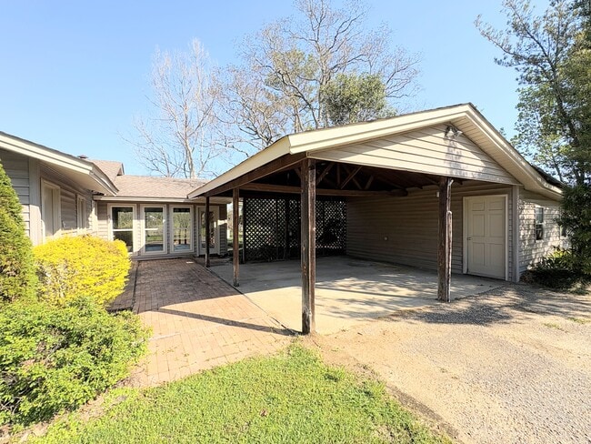 Building Photo - 189 Pinmar Ln