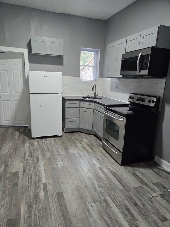 Foto del edificio - Oakdale St 3BR