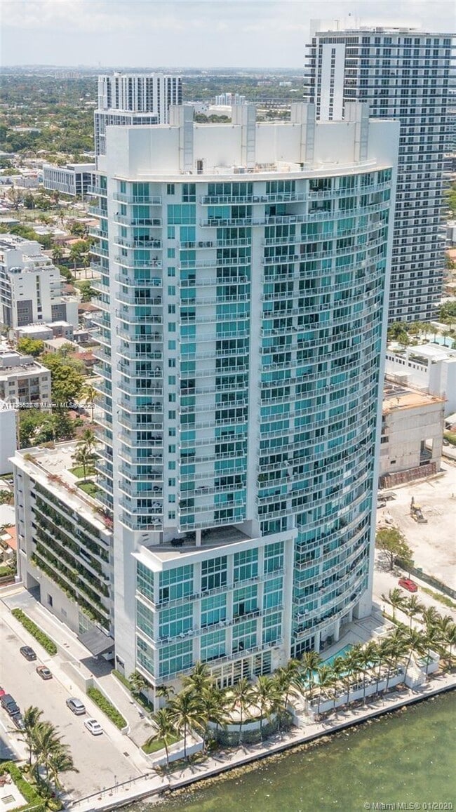 Foto del edificio - 665 NE 25th St
