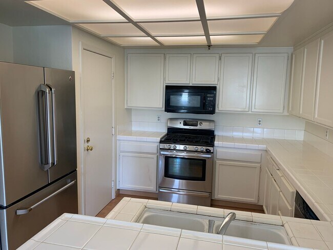 Foto del edificio - Village in the Park Condo