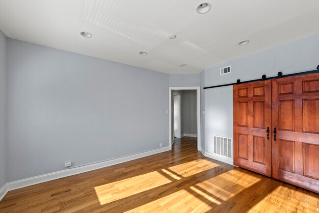 Foto del edificio - 4601 N Lincoln Ave