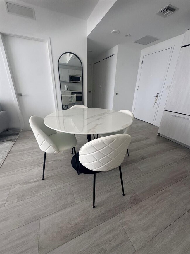 Foto del edificio - 55 SW 9th St