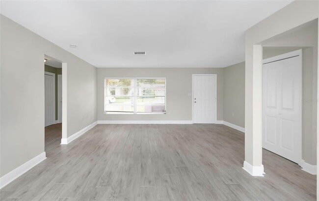 Building Photo - 105 Timberview Dr