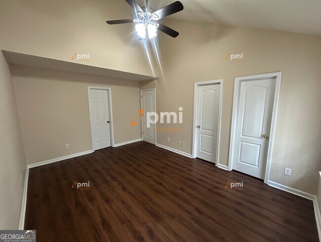 Foto del edificio - 125 Lakeview Trail
