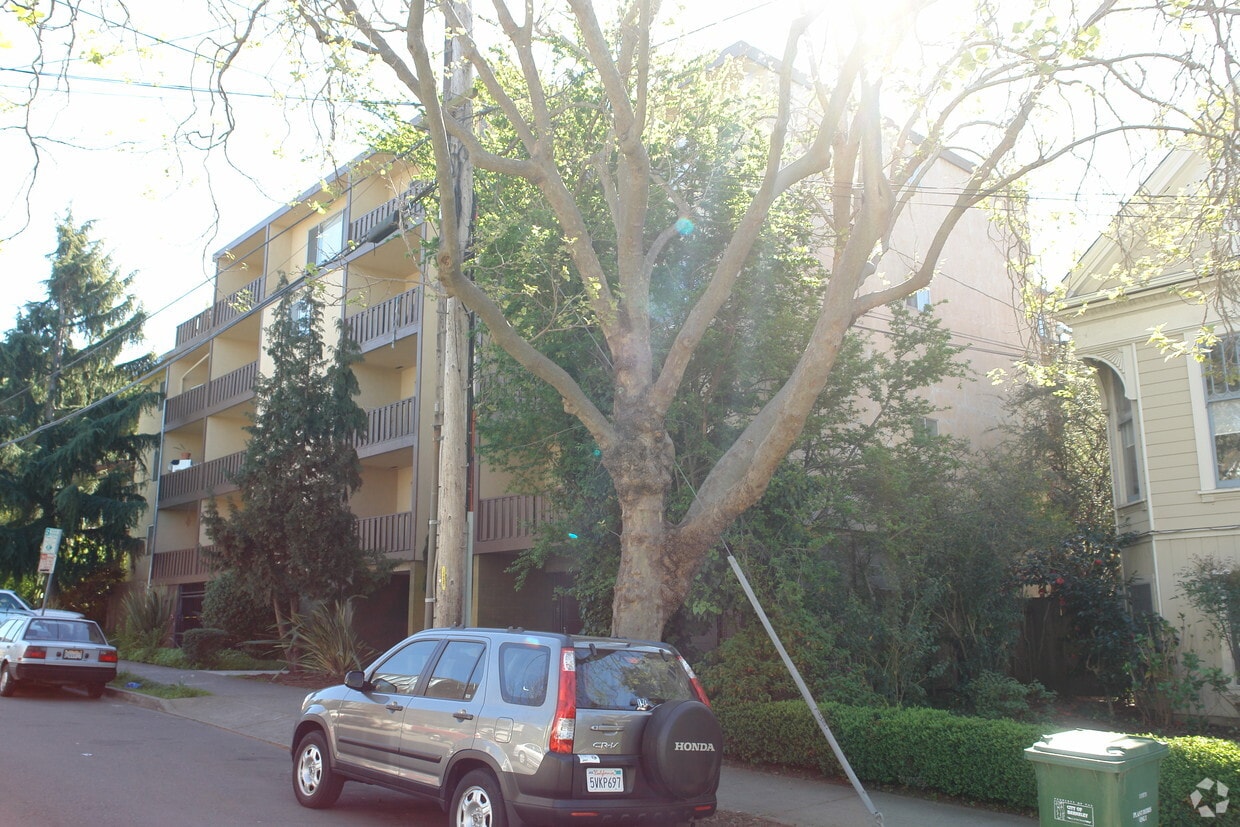 Building Photo - 1920 Francisco LLC