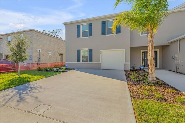 Building Photo - 2725 Silver Canoe Dr