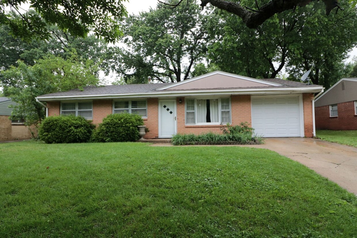 1713 Ranser Rd, Manhattan, KS 66502 House Rental in Manhattan, KS