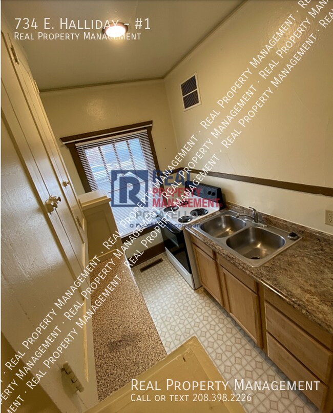 Building Photo - 734 E. Halliday-#1
