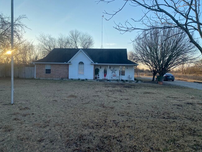 Foto del edificio - 2736 Elk Rd