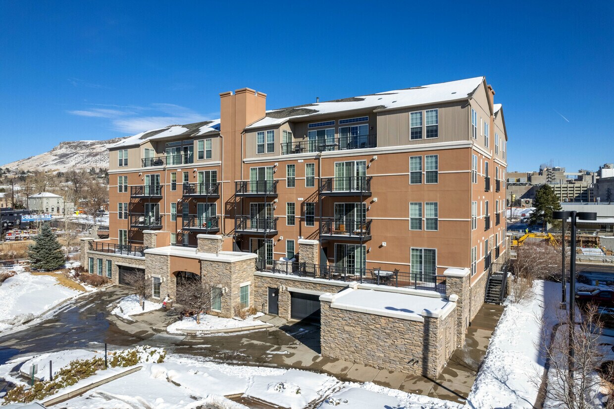 Foto principal - Millstone at Clear Creek Square