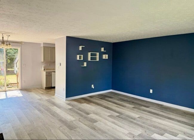 Photo - 1381 Firethorne Dr House