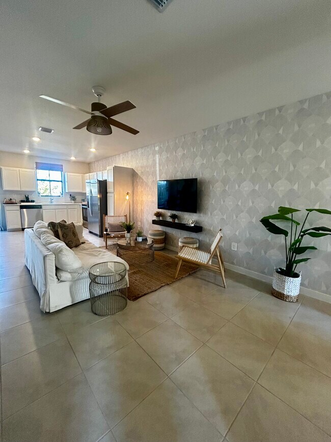 Building Photo - 453 NE 13th St