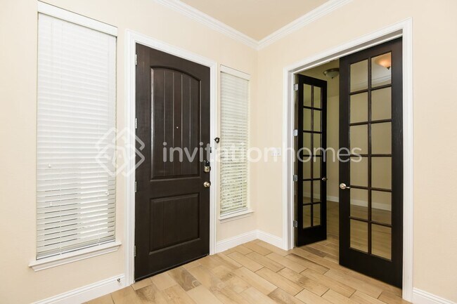 Building Photo - 15001 Teasley Ave