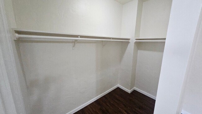 Foto del edificio - 1216 W Court St