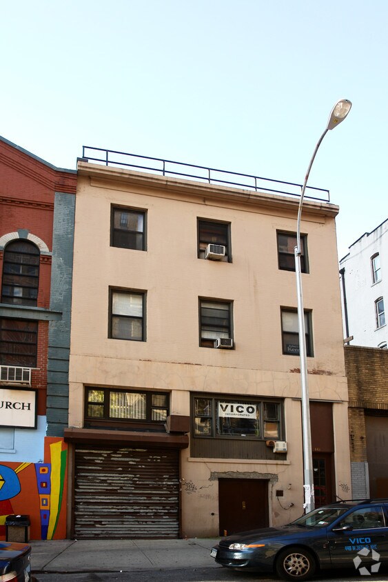 Building Photo - 448 W 36th St