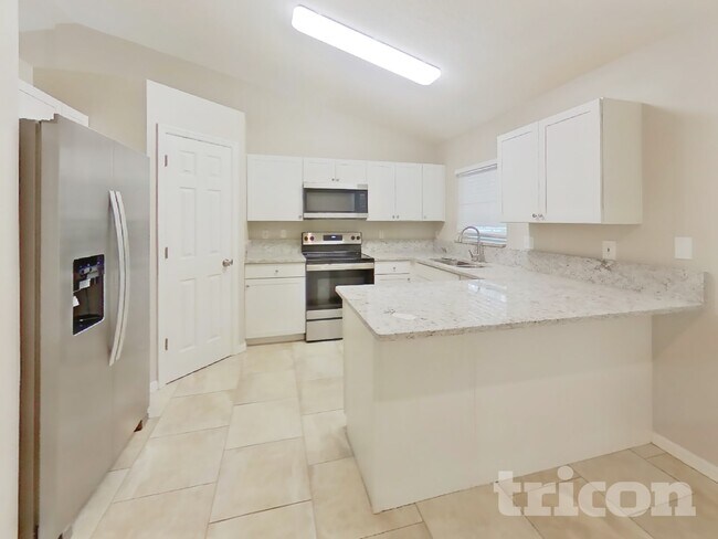 Foto del edificio - 744 Tranquility St