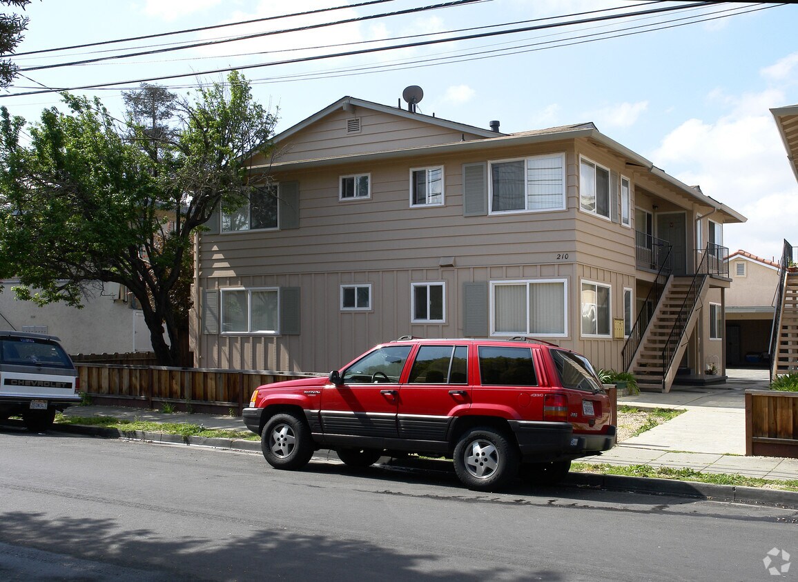 Foto principal - 210 Linden St