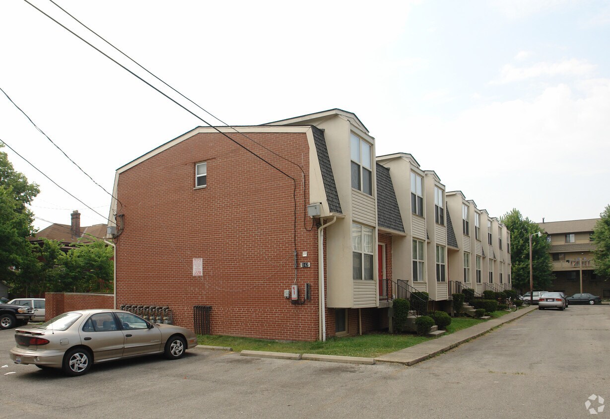 Primary Photo - 142-150 W 8th Ave