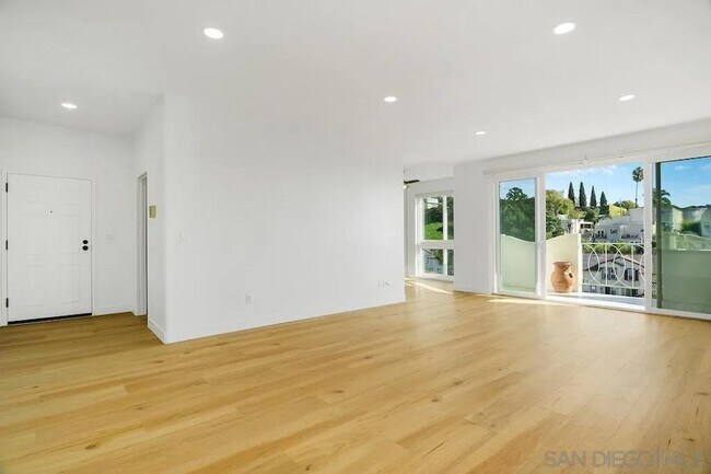 Building Photo - 3217 Columbia St