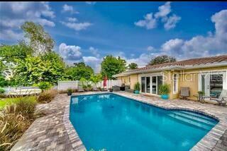 Foto del edificio - 120 Bayside Dr