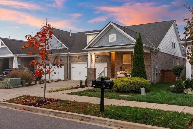 Building Photo - 250 Tanglewood Ln