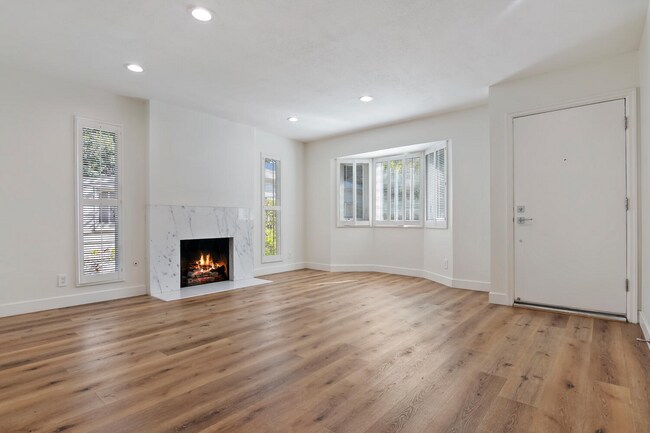 Foto del edificio - 4723 Norwich Ave