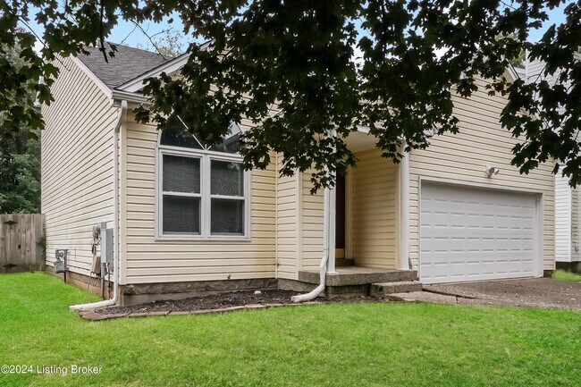 Building Photo - 10812 Pineview Ct