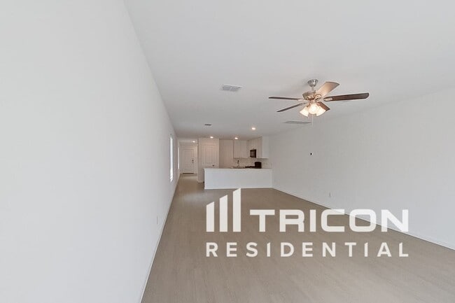 Foto del edificio - 907 Ponderosa Ln