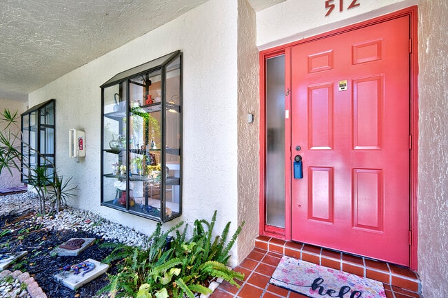 Foto del edificio - 5153 Oakhill Ln