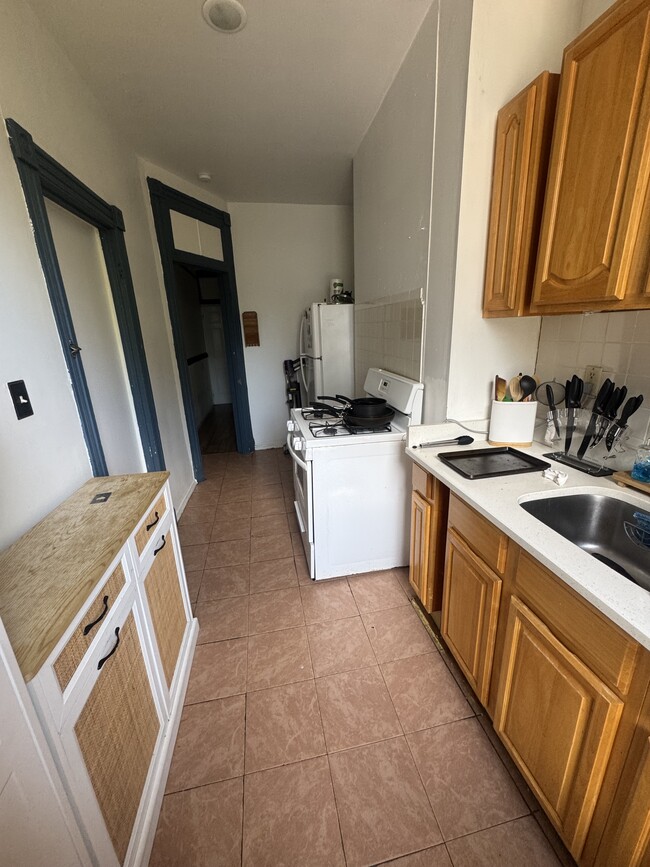 Building Photo - 263 Covert St