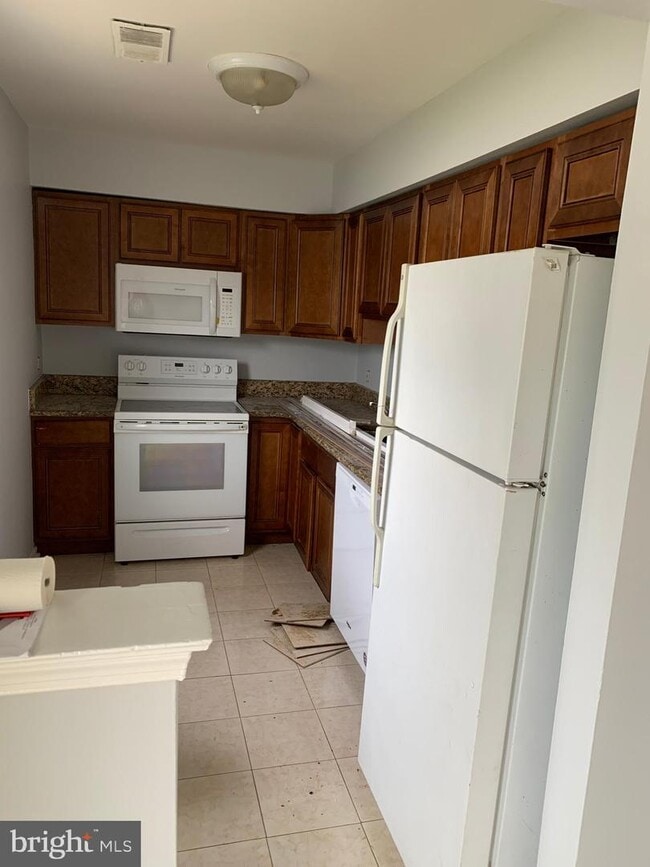 Building Photo - 4552 Laurence Ct