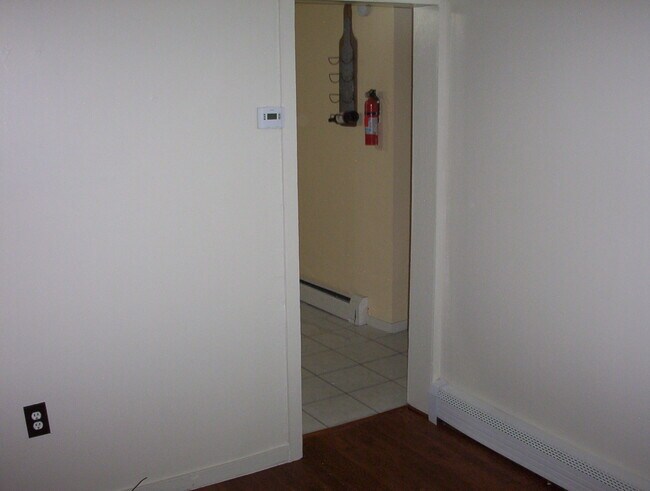 Foto del edificio - 56 Cochecton Rd
