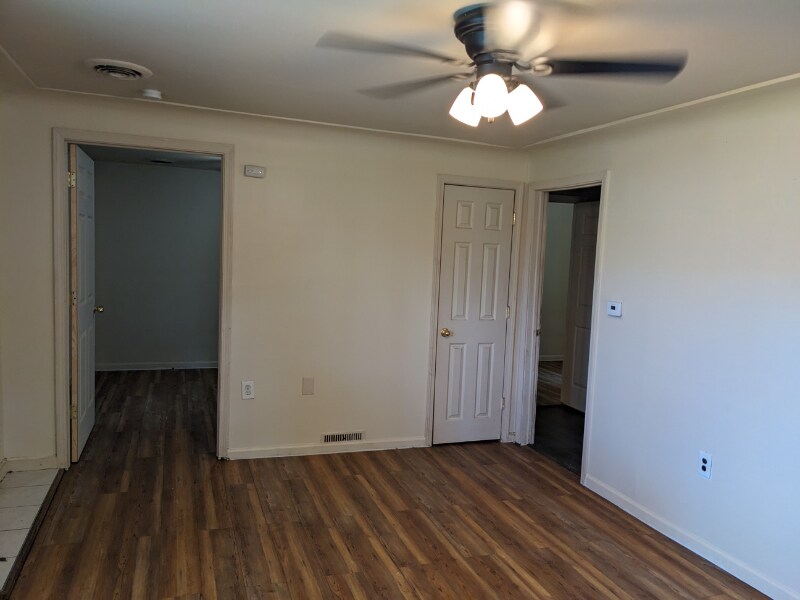 Foto del edificio - 9703 Wilkie St