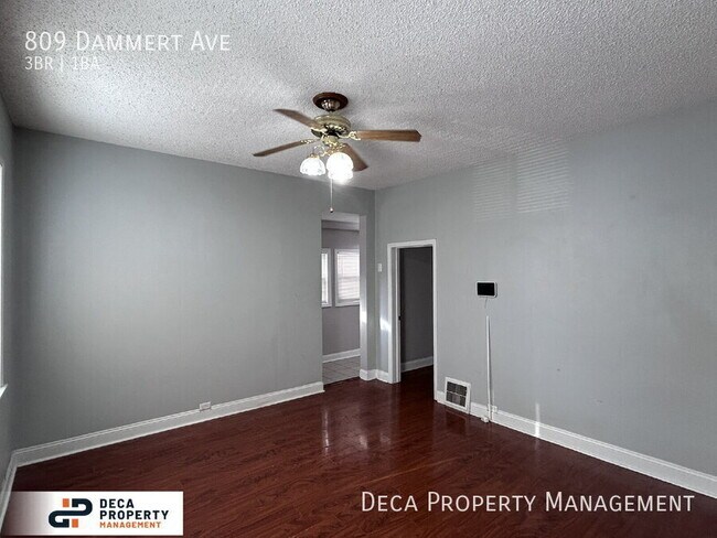Foto del edificio - 809 Dammert Ave