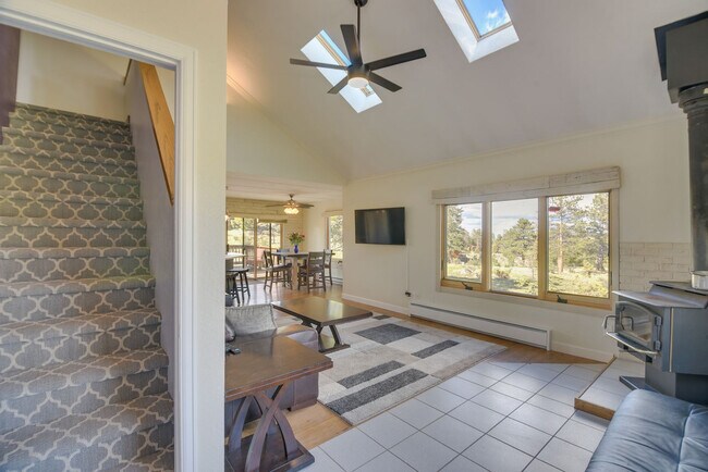 Foto del edificio - 465 Springmeadow Way