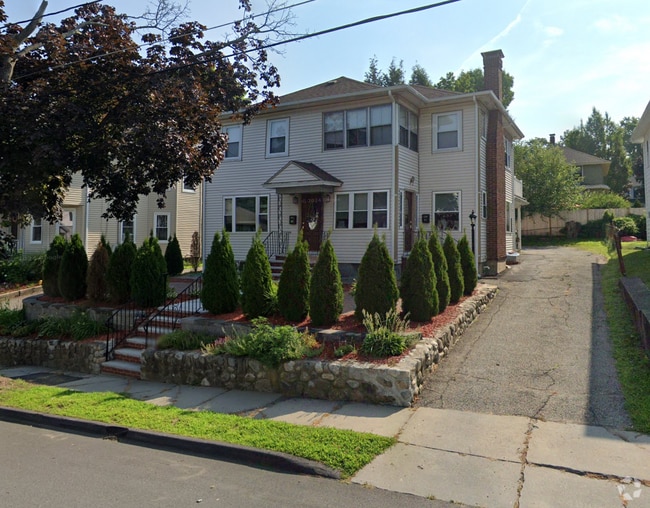 Building Photo - 27 Winslow Rd
