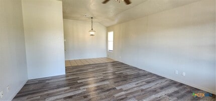 Building Photo - 5124 Daybreak Dr