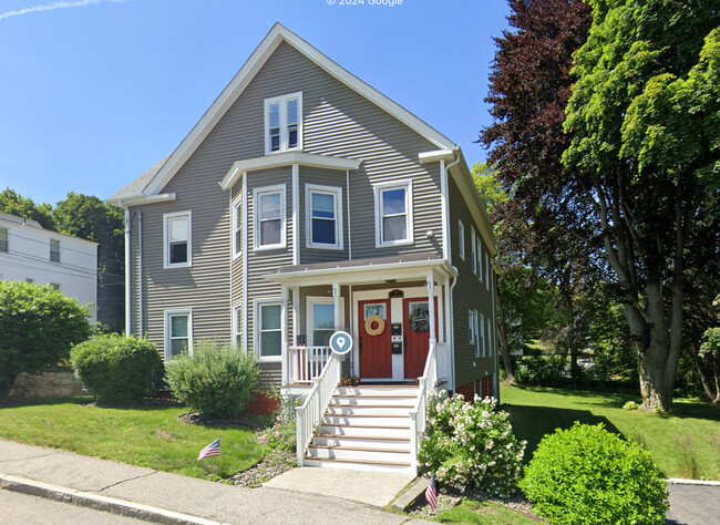 Building Photo - 13 Hamilton St