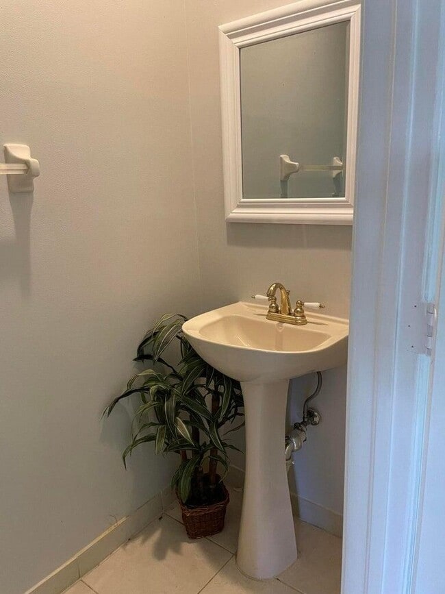 Foto del edificio - 274 River Bluff Ln