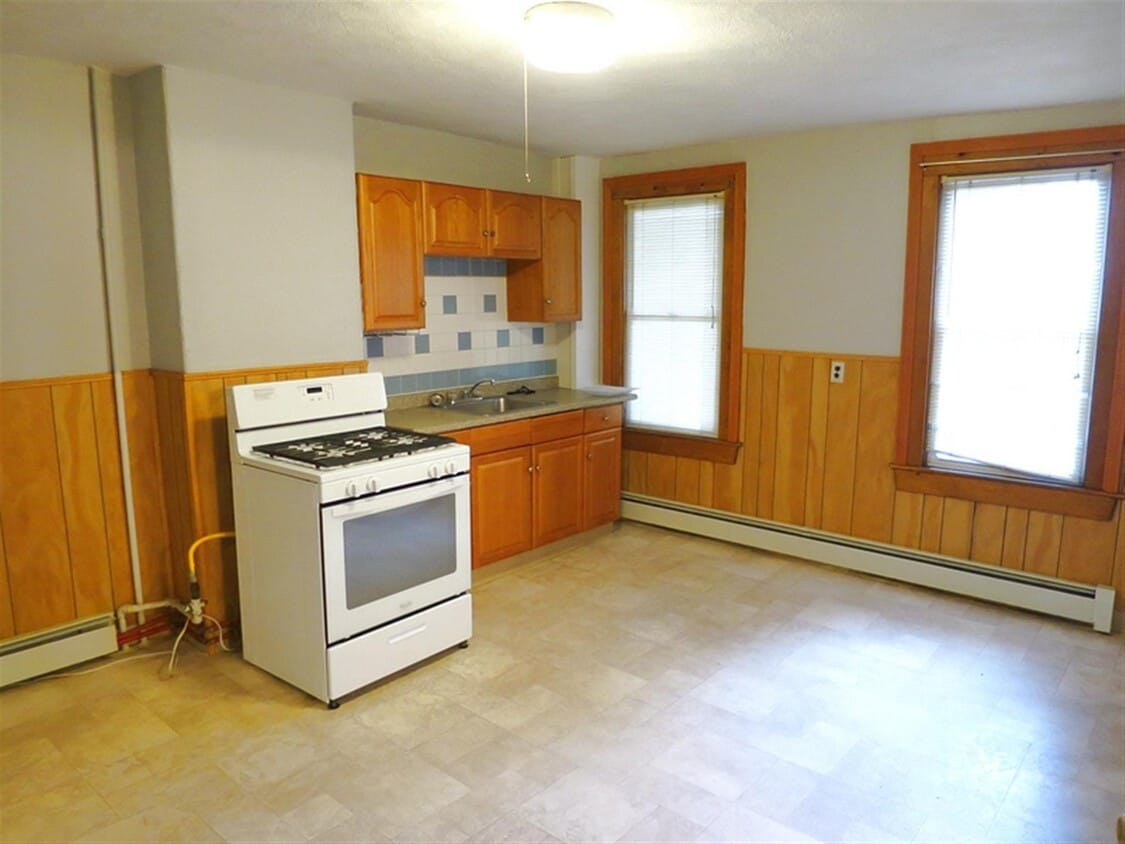 13 Bristol St, East Cambridge, MA 02141 Townhome Rentals in East