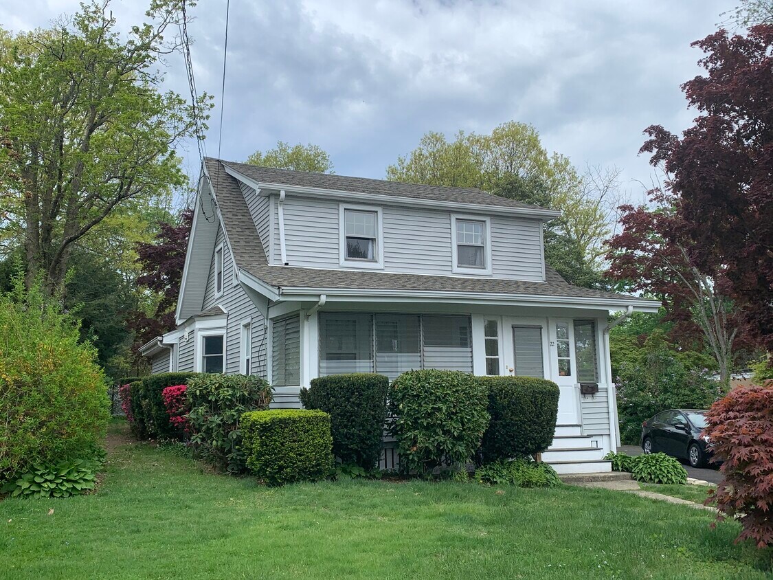 22 Summit Pl, Stamford, CT 06906 House Rental in Stamford, CT