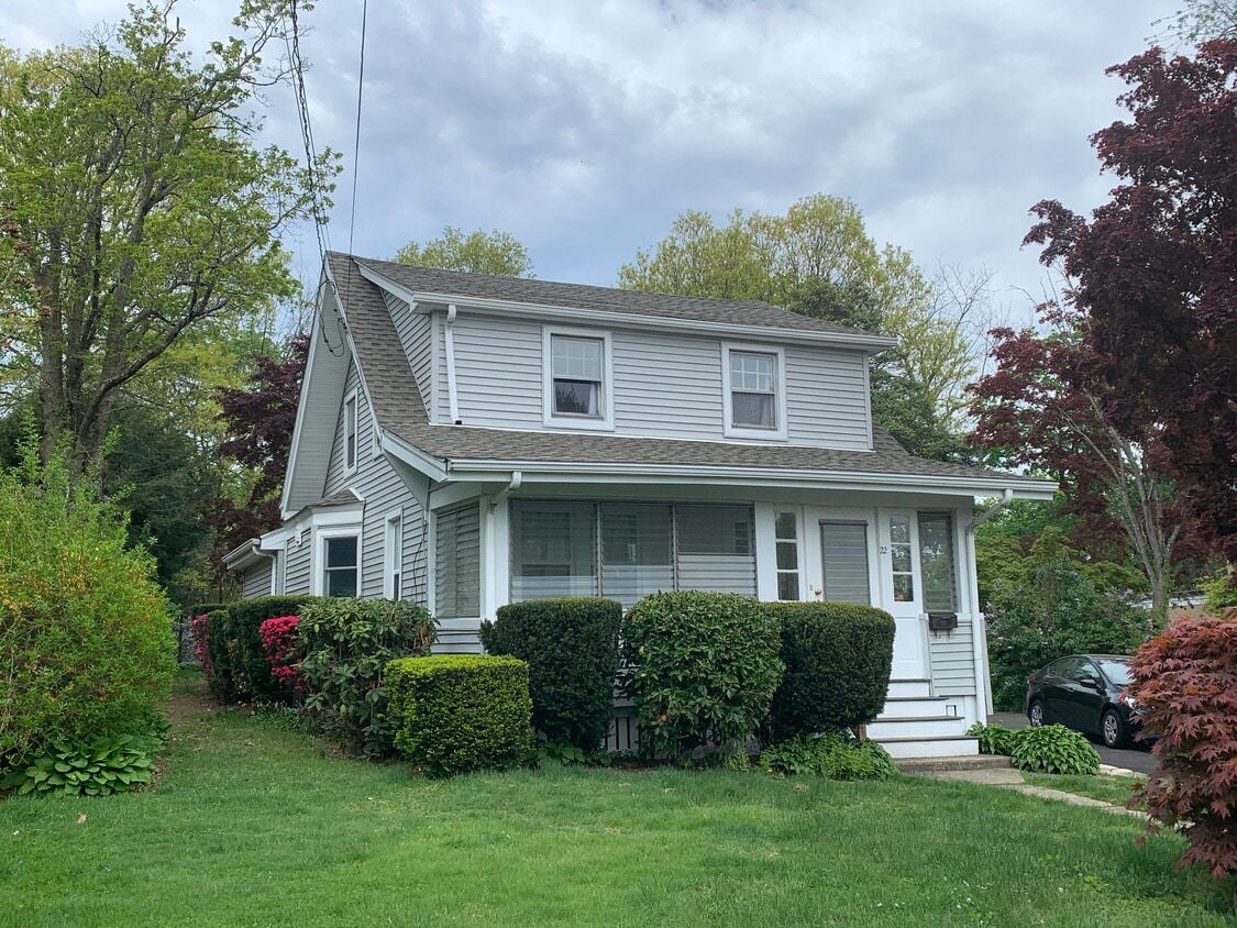 22 Summit Pl, Stamford, CT 06906 House Rental in Stamford, CT