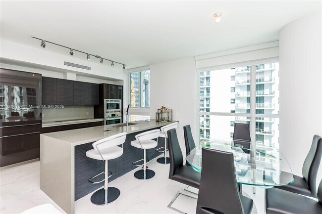 Building Photo - 1080 Brickell Ave